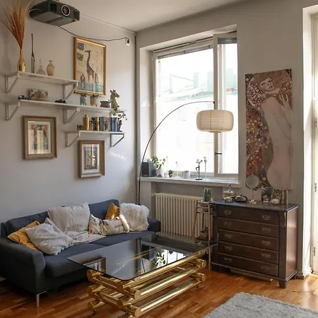 Giraffe Loft Apartment